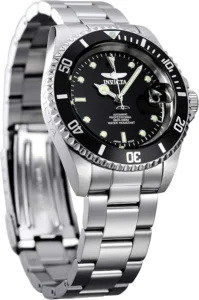 Close-up of Invicta 8926OB Pro Diver automatic watch featuring black dial, stainless steel bracelet, and unidirectional bezel